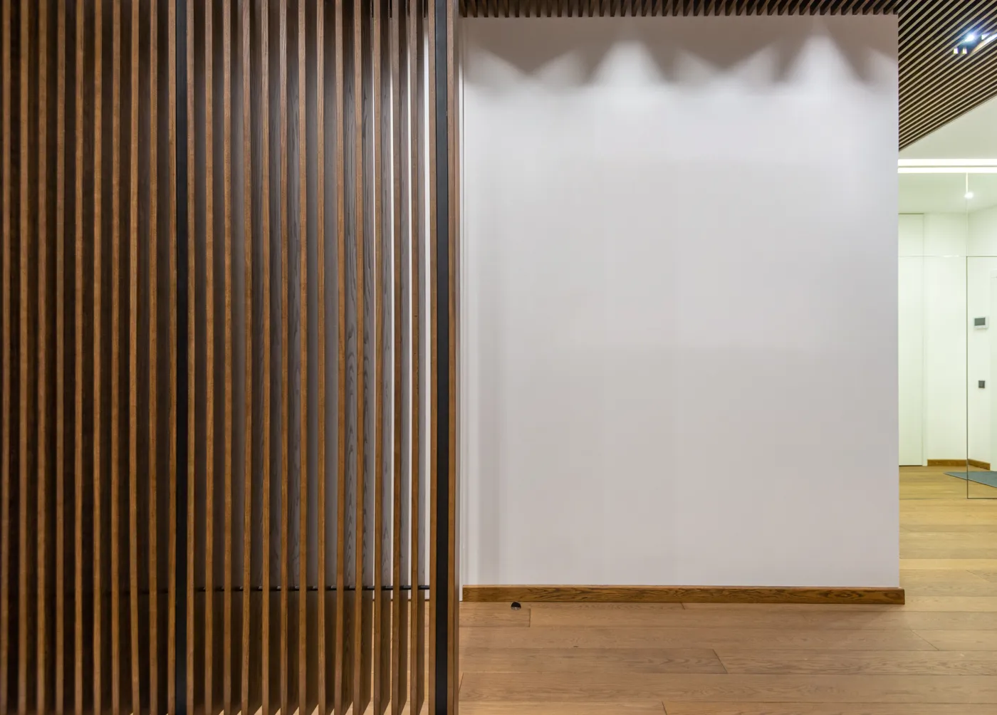 Murs et habillages, Des surfaces nettes, des raccords propres